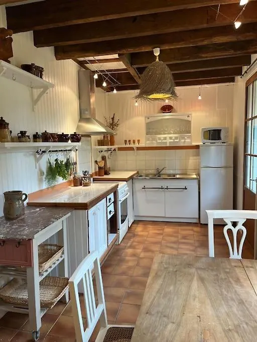 Holiday home Le Gite Des Filles En Bottes Saint-Georges-de-Reintembault France